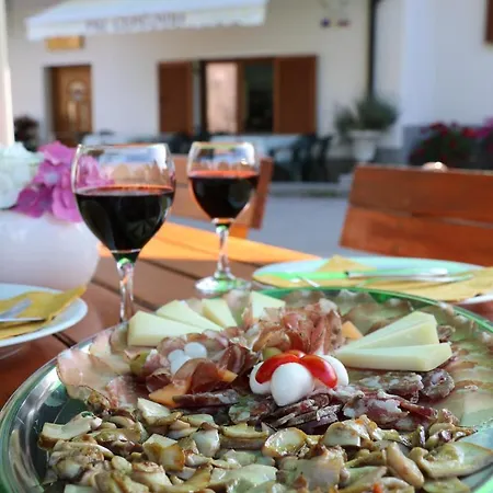 Farm Pri Cepcovih Vakantieboerderij Golac